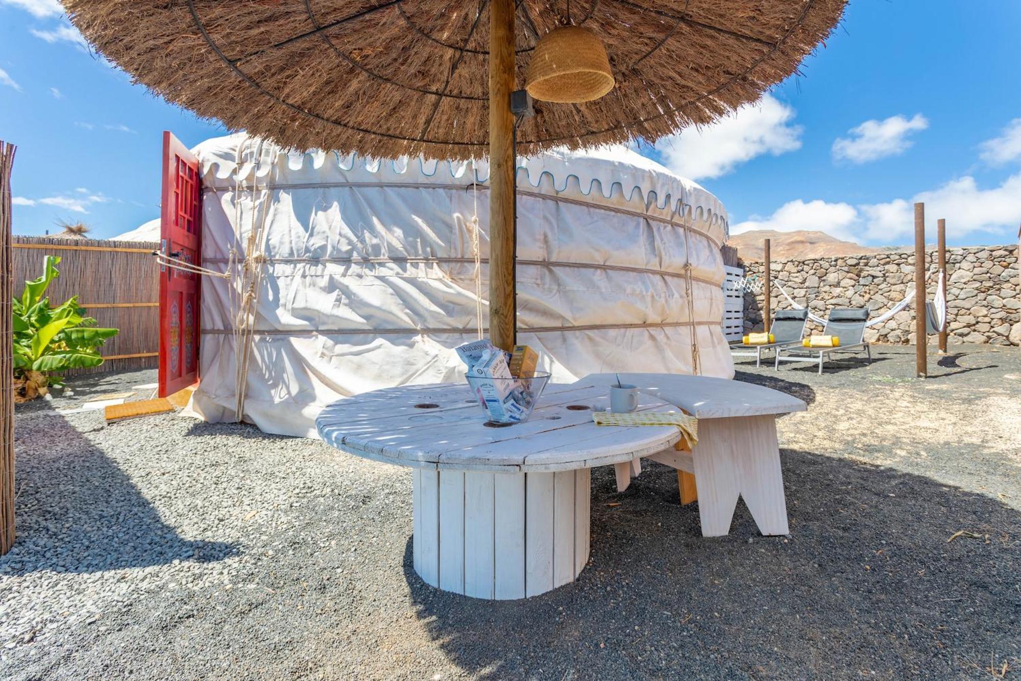 Finca De Arrieta Village - Yurts And Stone Cottages - Shared Pool - Walking Distance To Arrieta Beach - Eco Friendly Tabayesco ภายนอก รูปภาพ