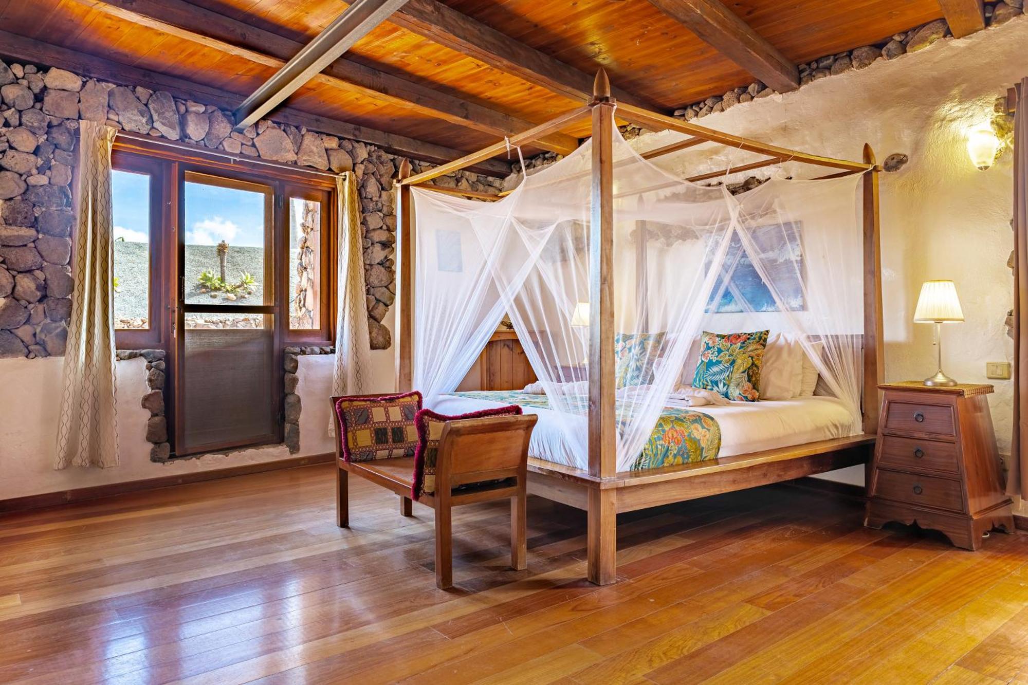 Finca De Arrieta Village - Yurts And Stone Cottages - Shared Pool - Walking Distance To Arrieta Beach - Eco Friendly Tabayesco ภายนอก รูปภาพ