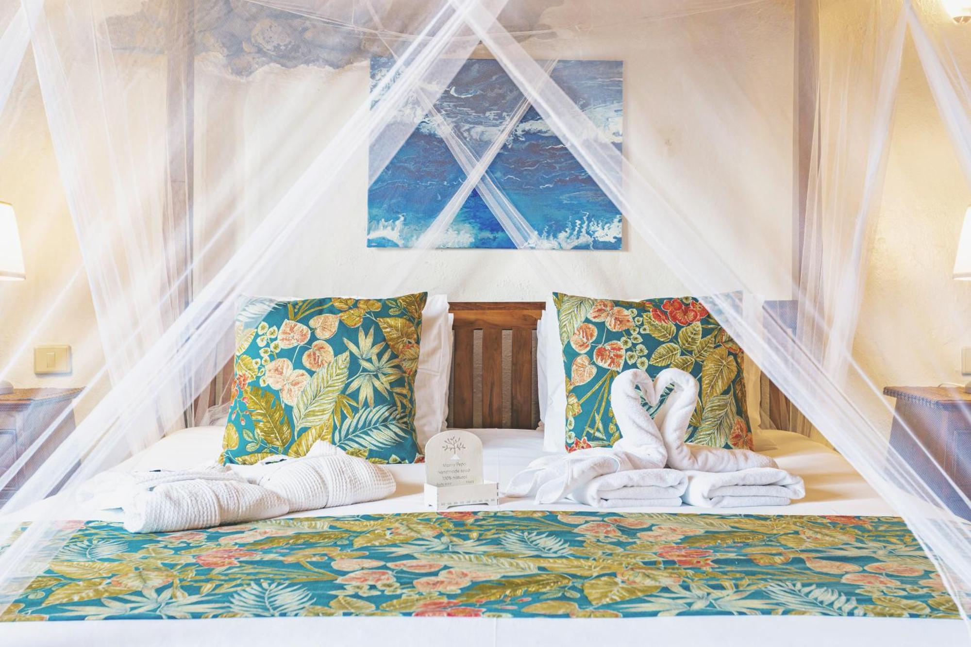 Finca De Arrieta Village - Yurts And Stone Cottages - Shared Pool - Walking Distance To Arrieta Beach - Eco Friendly Tabayesco ภายนอก รูปภาพ