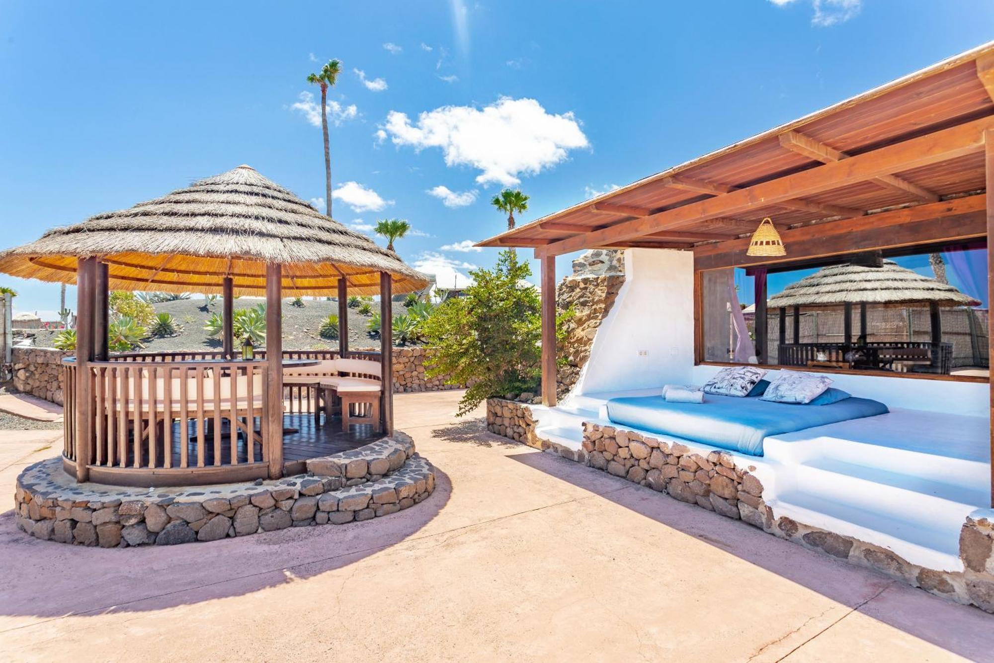 Finca De Arrieta Village - Yurts And Stone Cottages - Shared Pool - Walking Distance To Arrieta Beach - Eco Friendly Tabayesco ภายนอก รูปภาพ